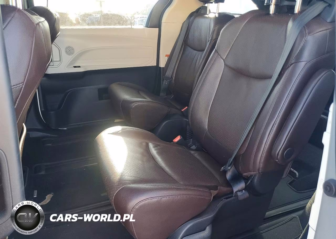 2021 Toyota Sienna Platinum 7-Passenger VIN:5TDESKFC7MS007642 - 11