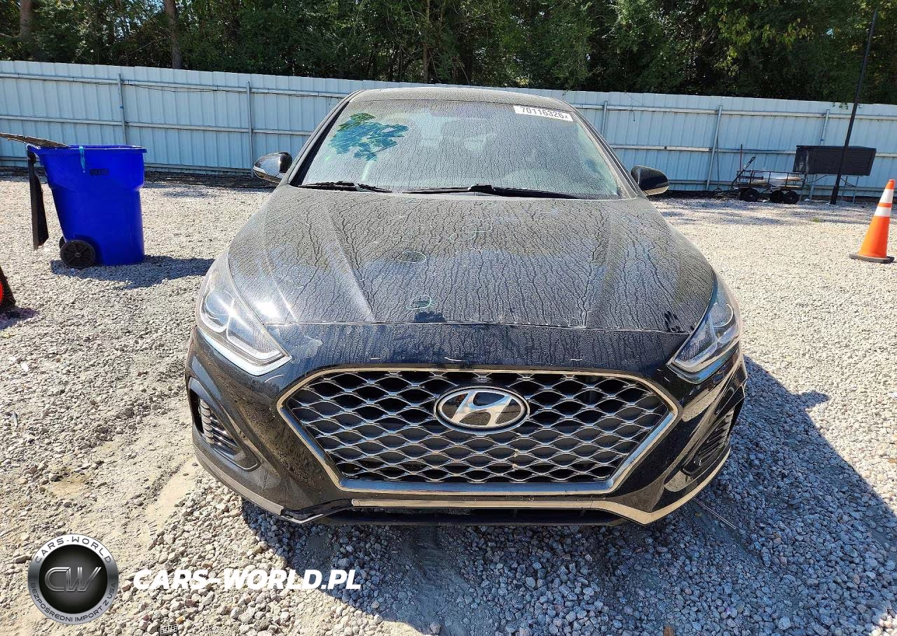 2018 Hyundai Sonata Sport VIN:5NPE34AF1JH667607 - 5