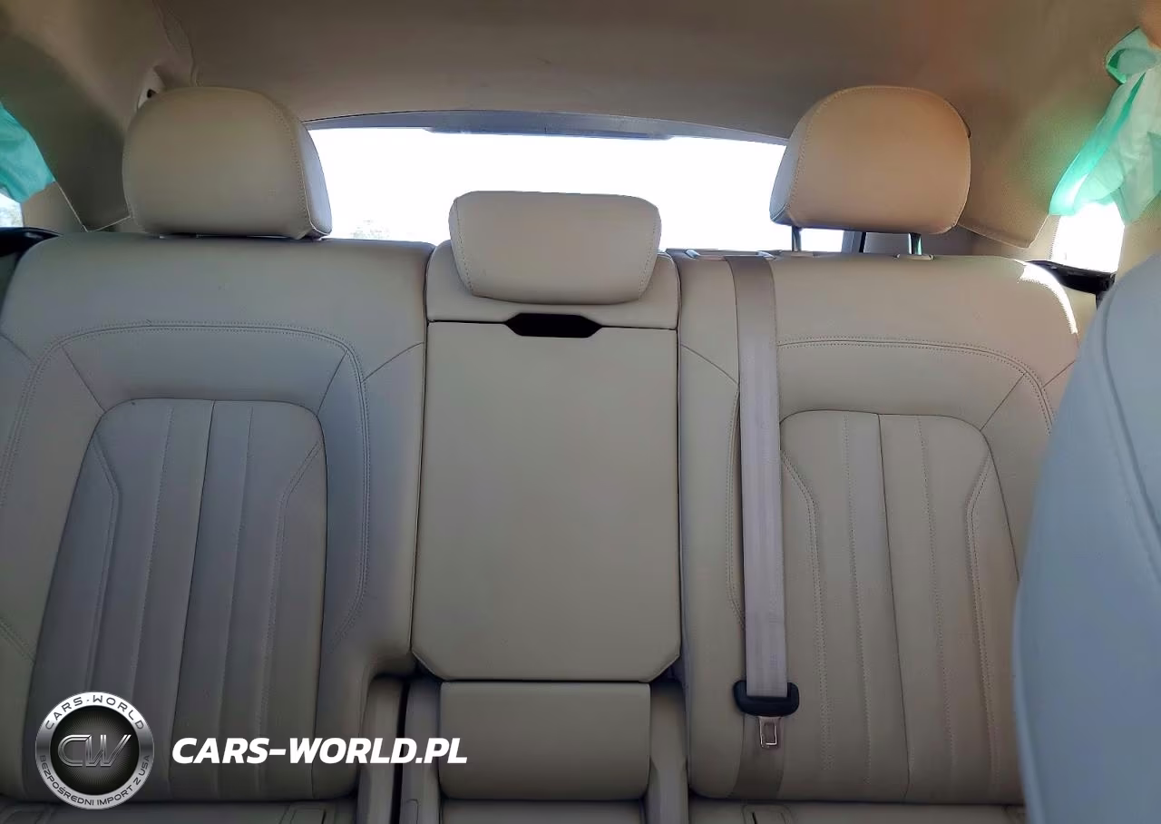 2019 Audi Q5 Premium VIN:WA1ANAFY2K2103818 - 10
