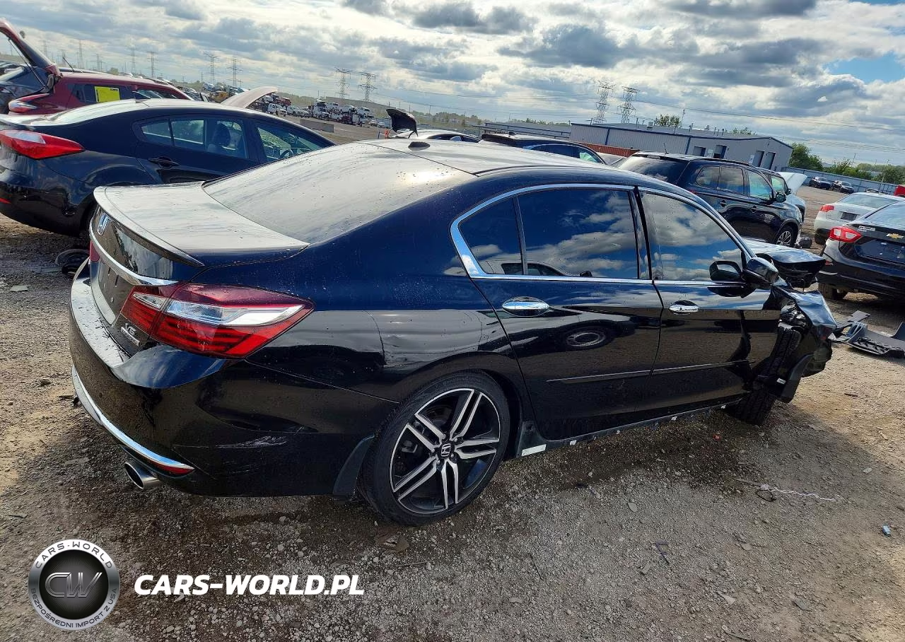 2017 Honda Accord Touring VIN:1HGCR3F91HA005015 - 3