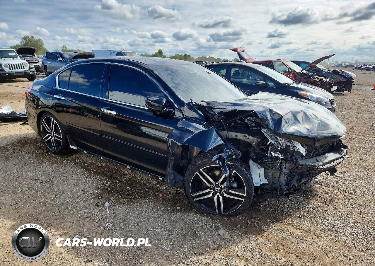 2017 Honda Accord Touring VIN:1HGCR3F91HA005015 - 4