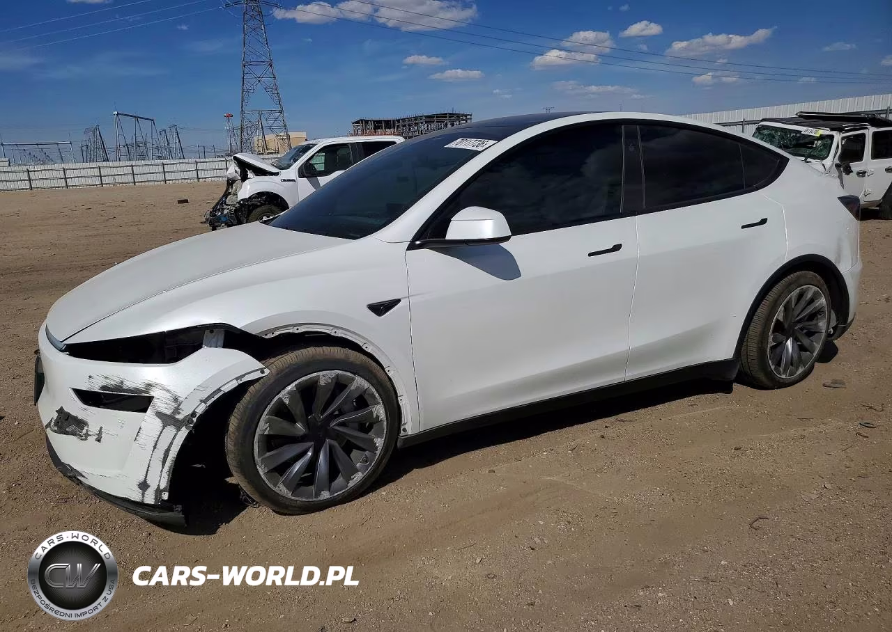 2026 Tesla Model Y VIN:7SAYGDEE6TF577604 - 1