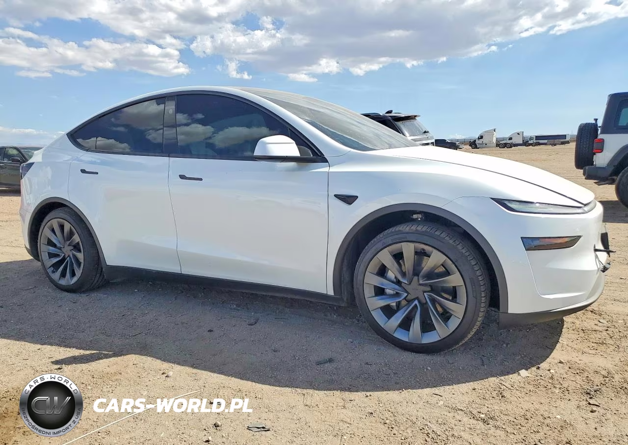 2026 Tesla Model Y VIN:7SAYGDEE6TF577604 - 4