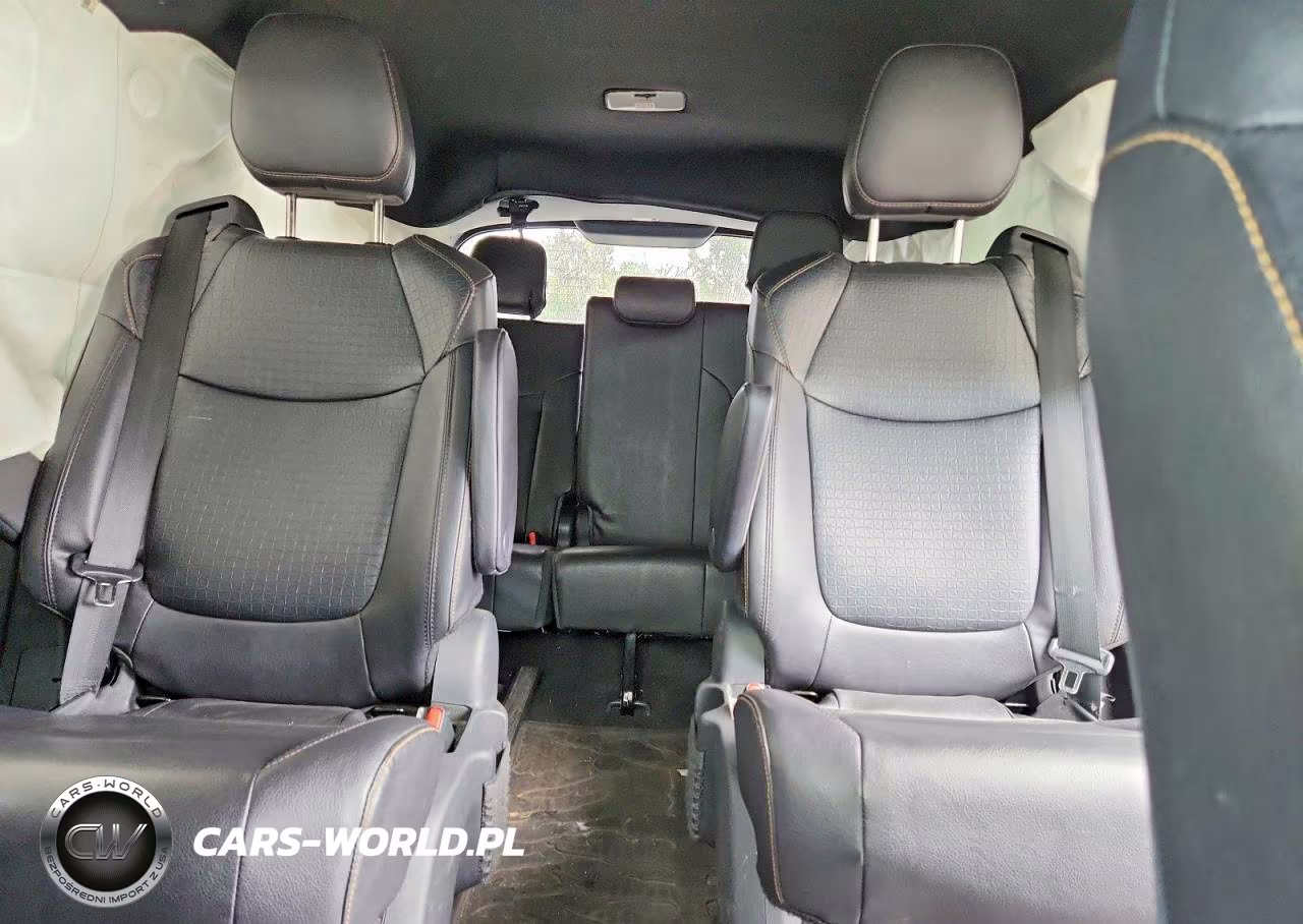2025 Toyota Sienna Woodland Edition VIN:5TDCSKFCXSS169222 - 10