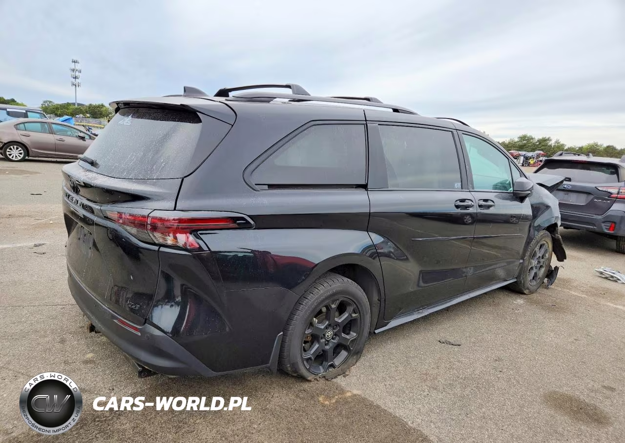 2025 Toyota Sienna Woodland Edition VIN:5TDCSKFCXSS169222 - 3