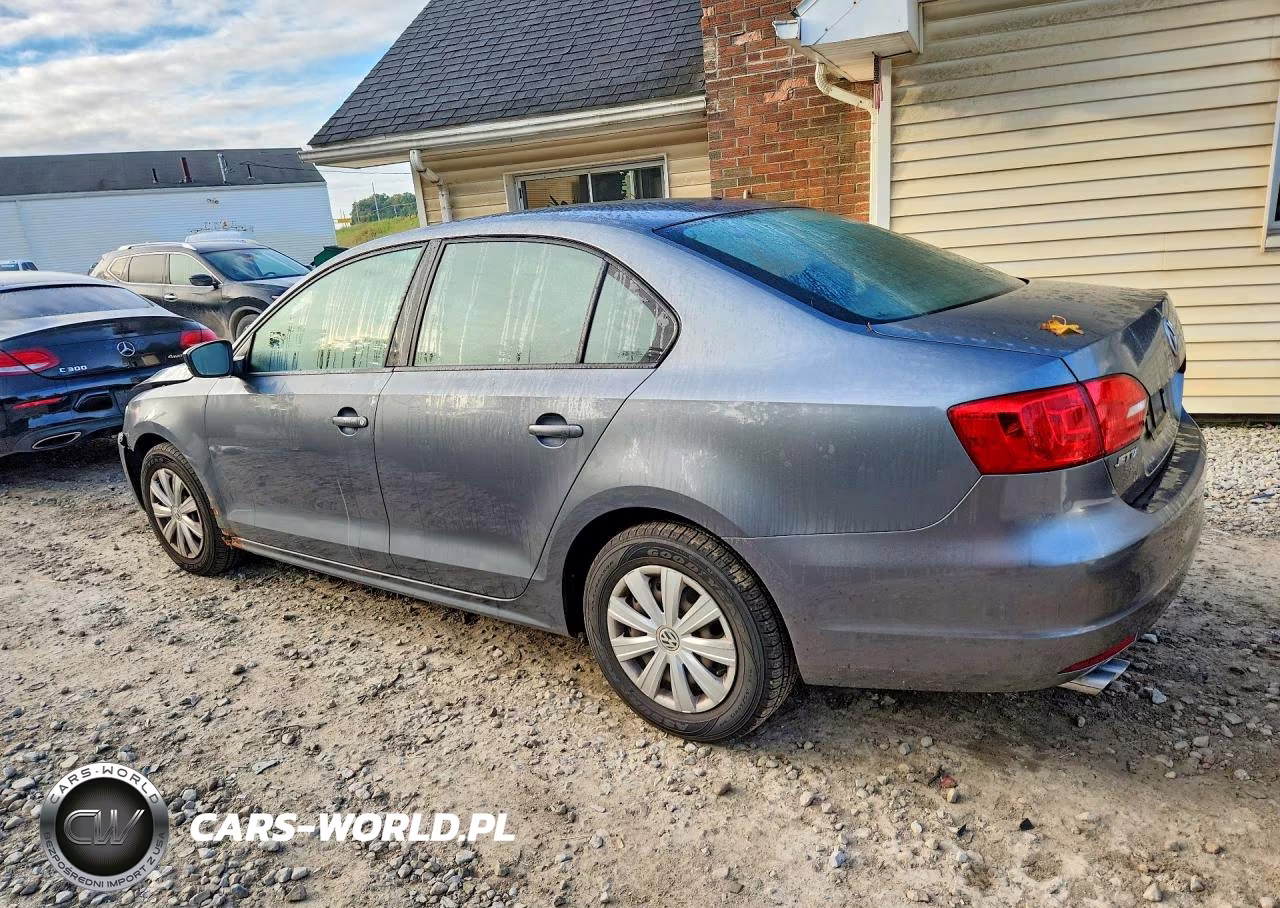 2013 Volkswagen Jetta Base VIN:3VW1K7AJ2DM261886 - 2