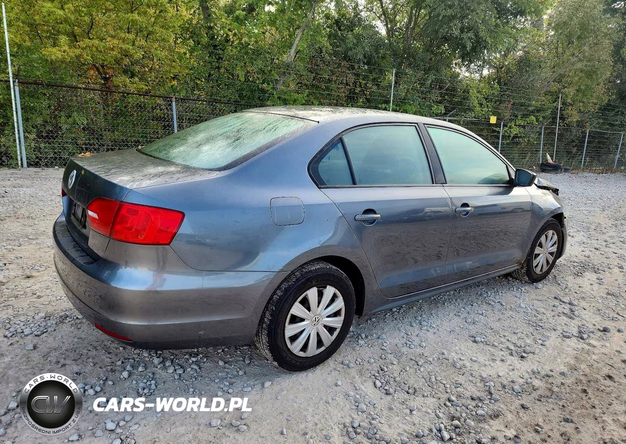 2013 Volkswagen Jetta Base VIN:3VW1K7AJ2DM261886 - 3