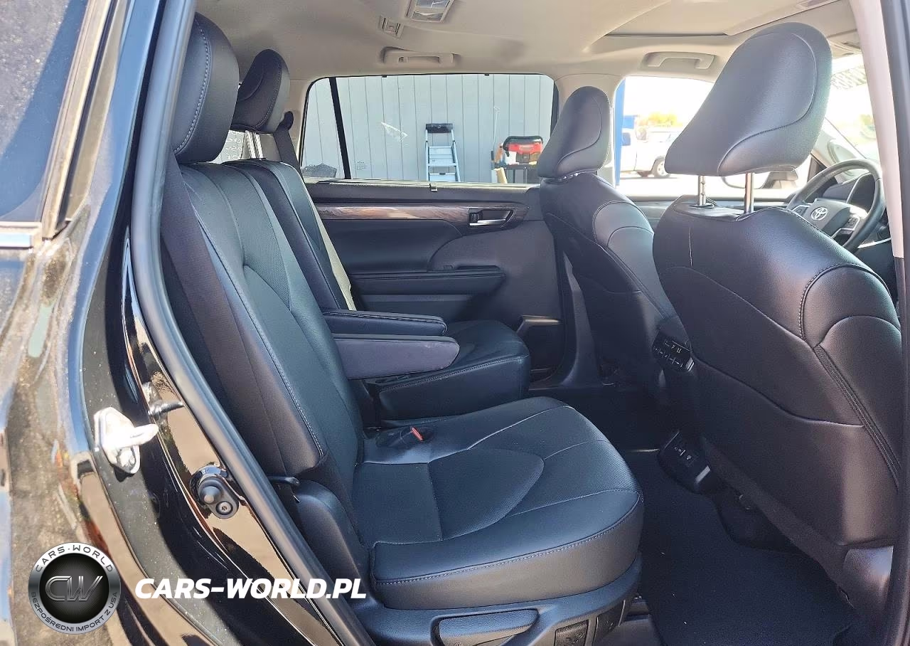 2025 Toyota Highlander Limited VIN:5TDKDRBH3SS584673 - 11