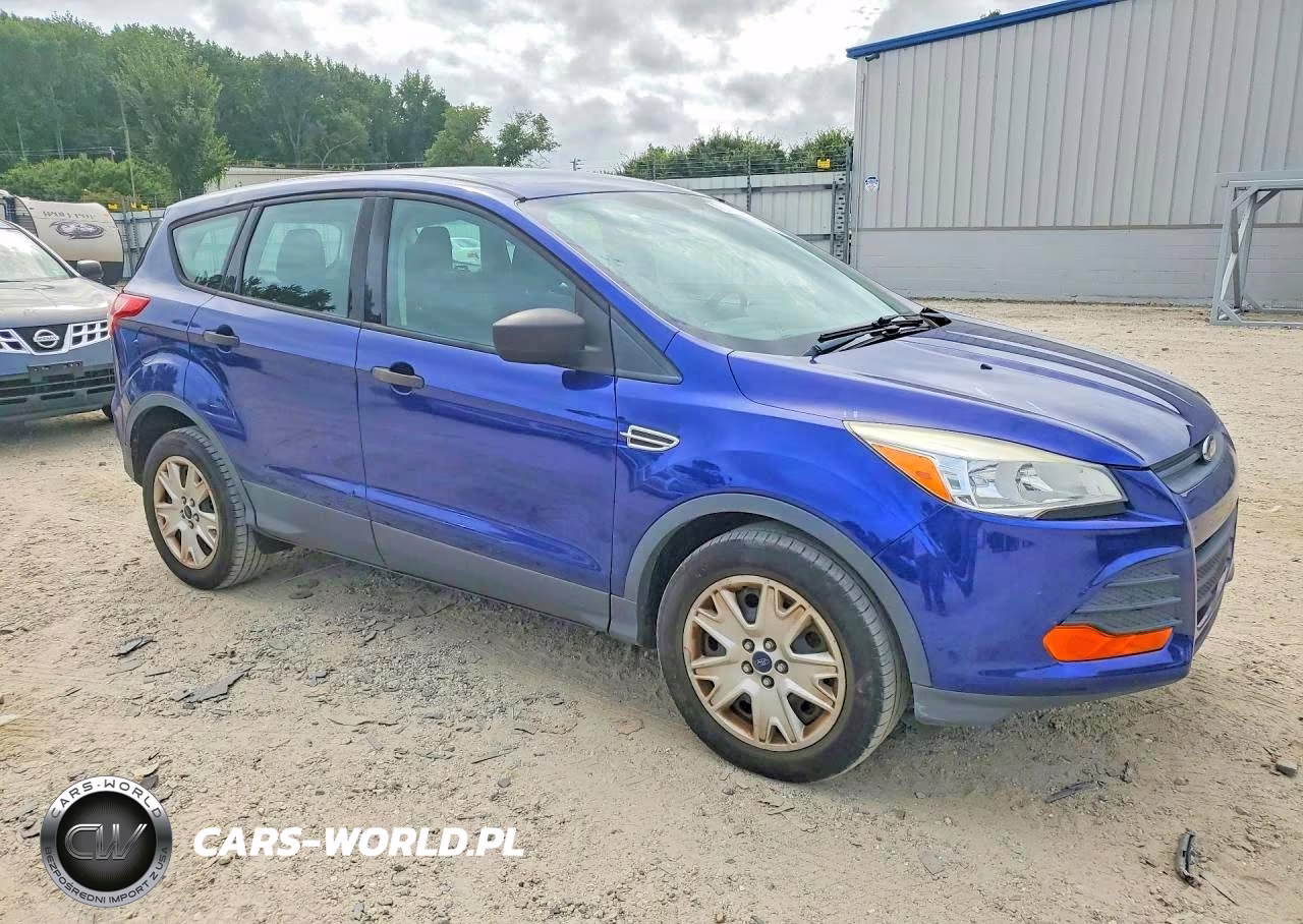 2013 Ford Escape S VIN:1FMCU0F70DUA98270 - 4