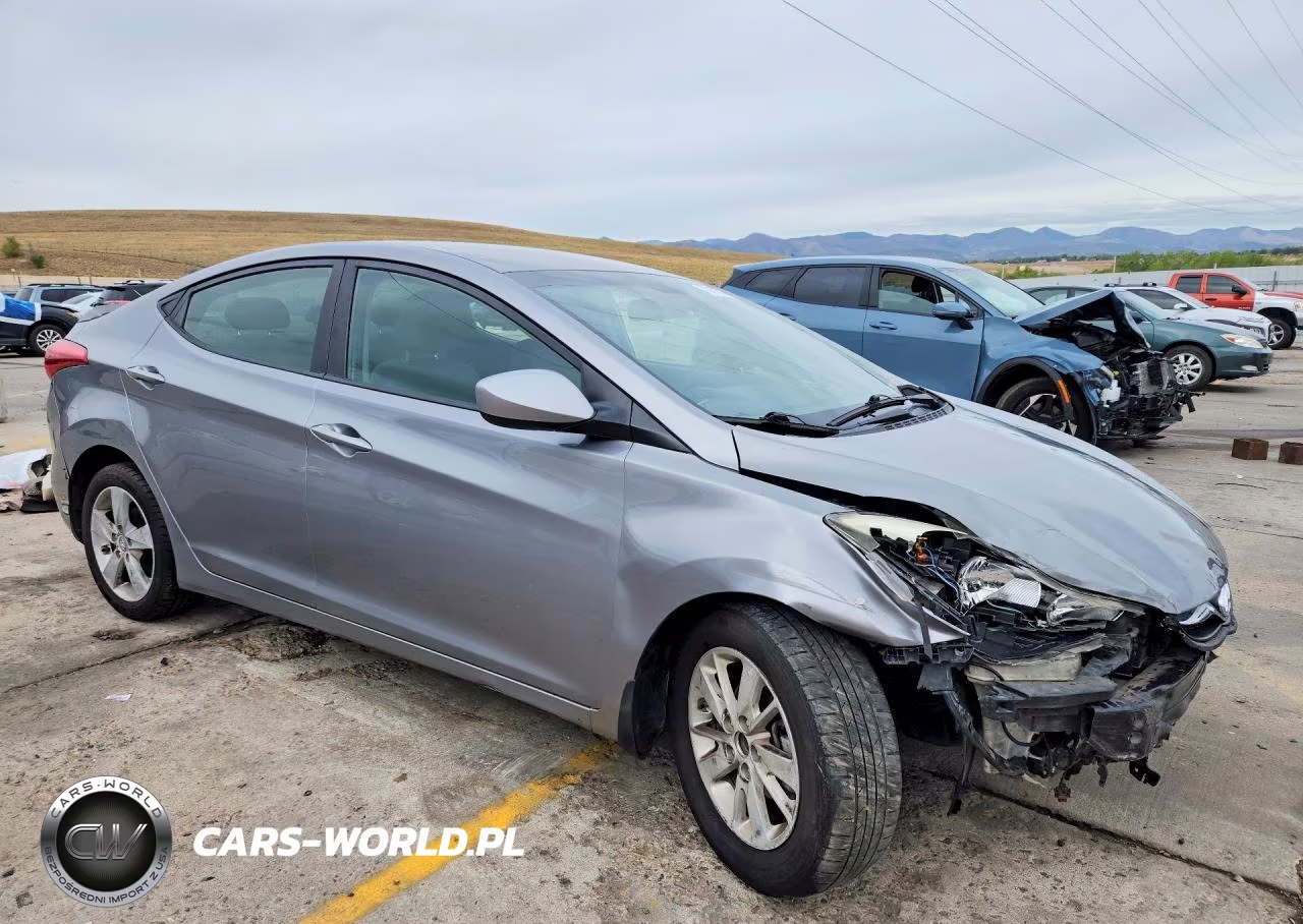 2013 Hyundai Elantra Gls VIN:KMHDH4AE4DU978880 - 4