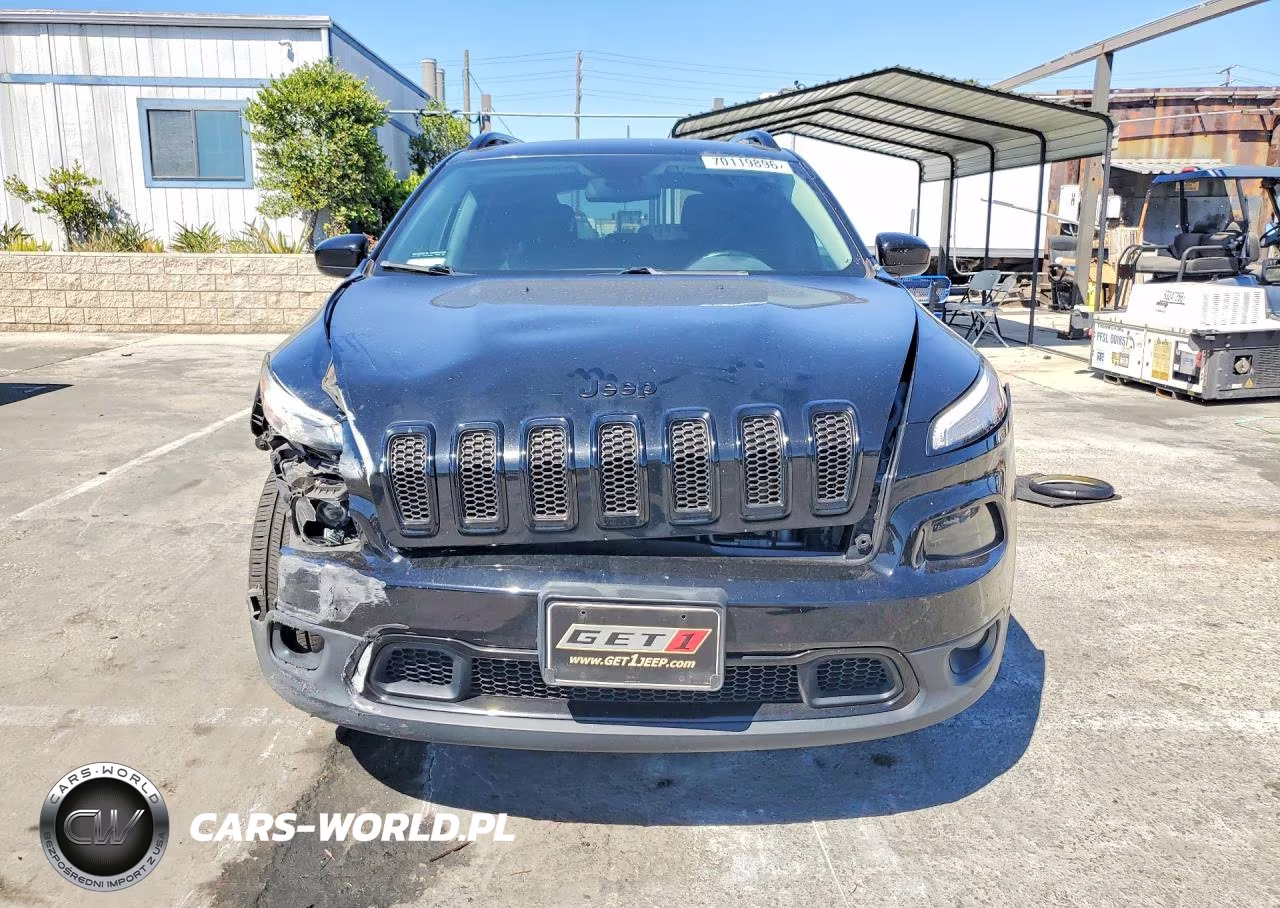 2018 Jeep Cherokee Latitude VIN:1C4PJLCB9JD545201 - 5