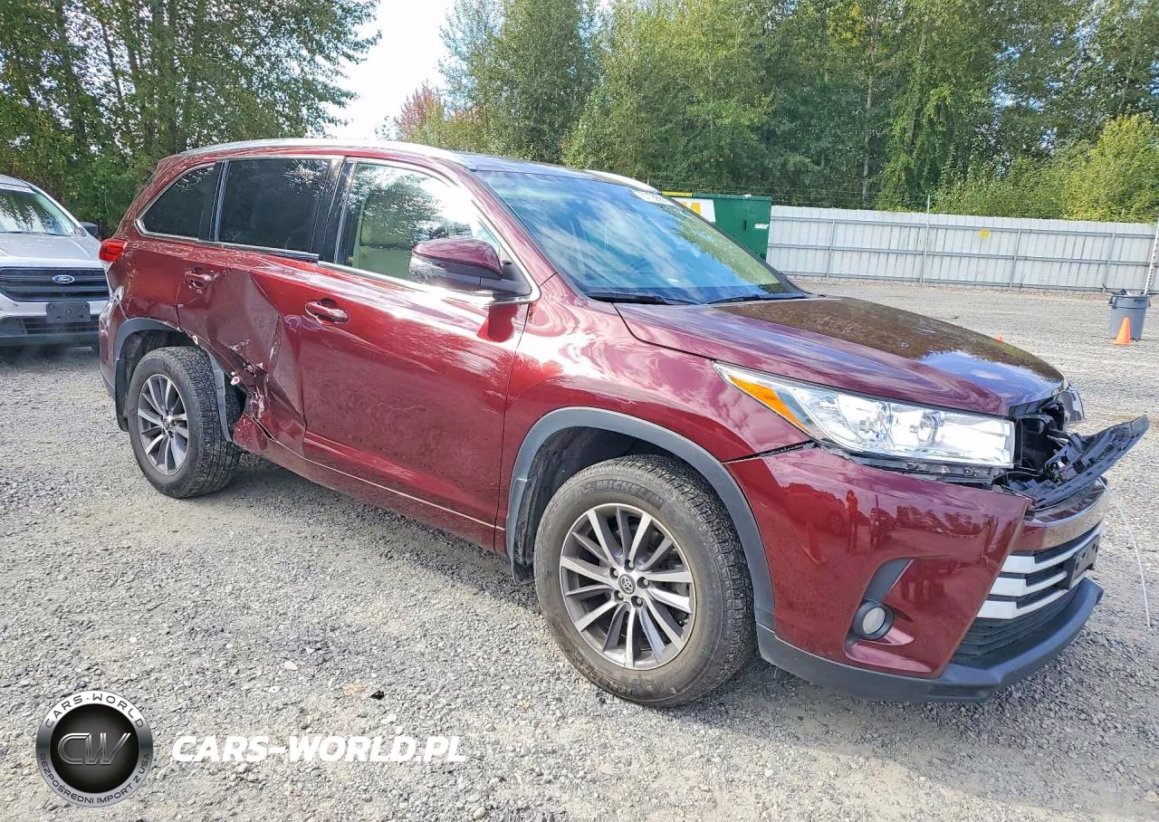 2018 Toyota Highlander Xle VIN:5TDJZRFH2JS844924 - 4