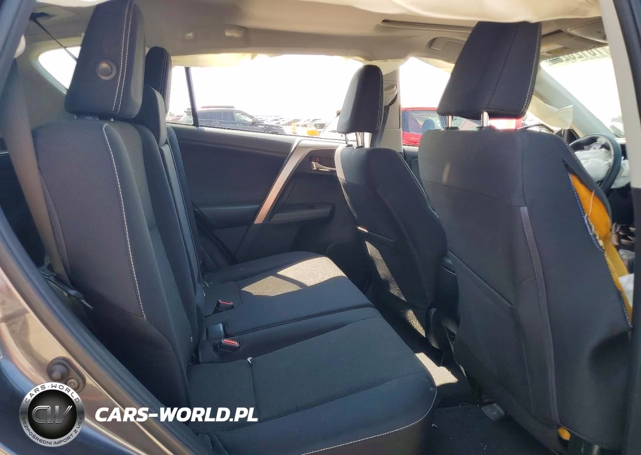 2018 Toyota Rav4 Xle VIN:JTMWFREV0JJ752097 - 10