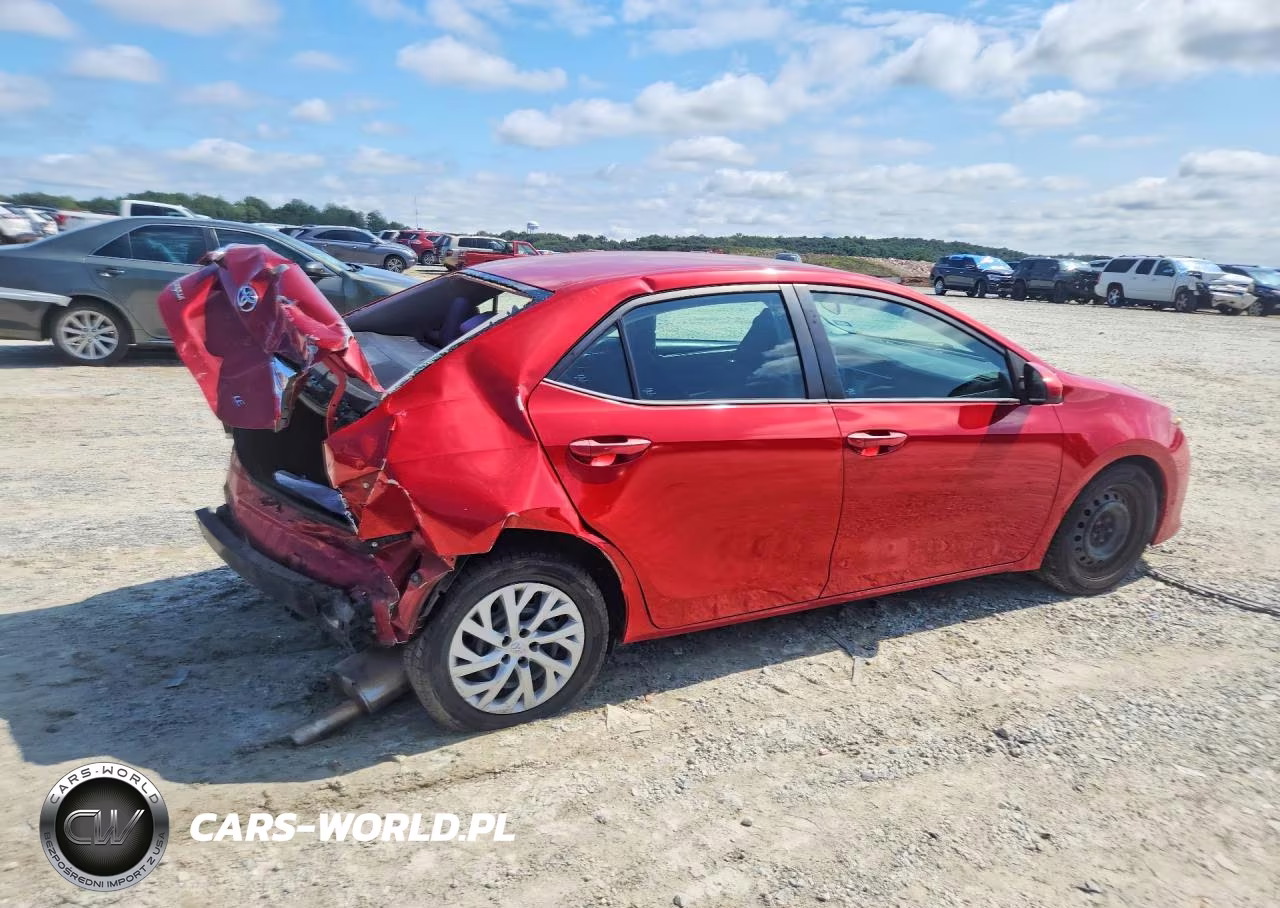 2017 Toyota Corolla Le VIN:5YFBURHE4HP629747 - 3