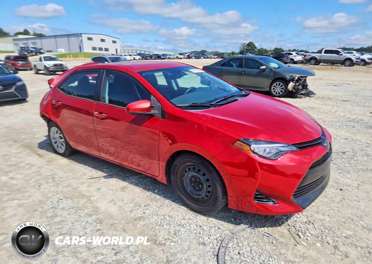 2017 Toyota Corolla Le VIN:5YFBURHE4HP629747 - 4
