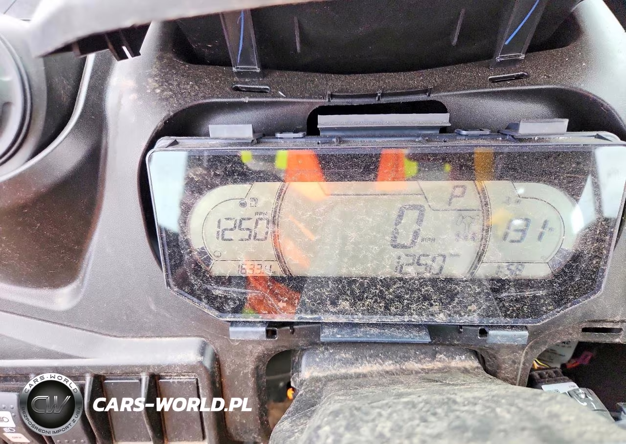 2024 Can-Am Defender Utility Vehicle VIN:3JBUUAX47RK020677 - 8