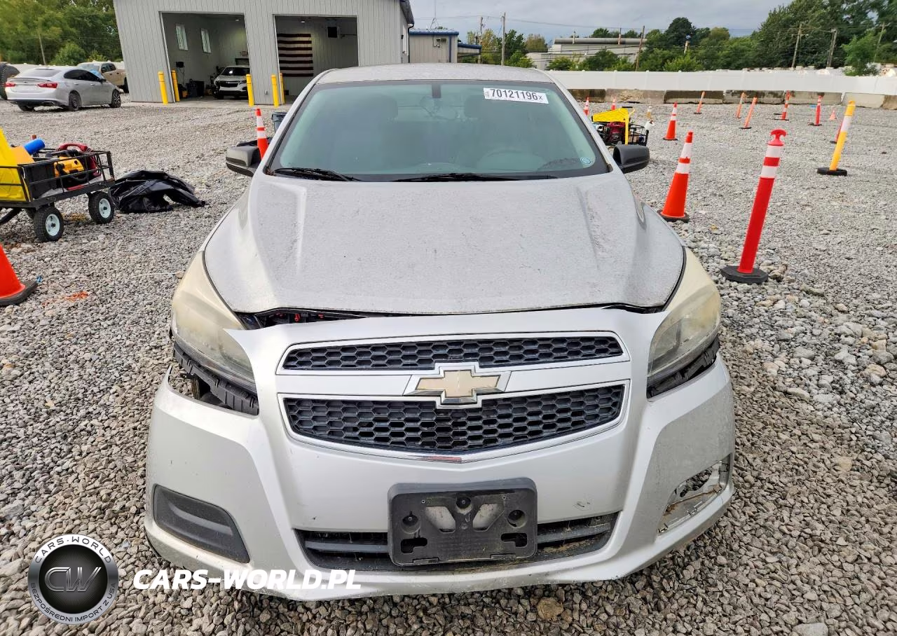 2013 Chevrolet Malibu Ls VIN:1G11B5SA3DF252936 - 5