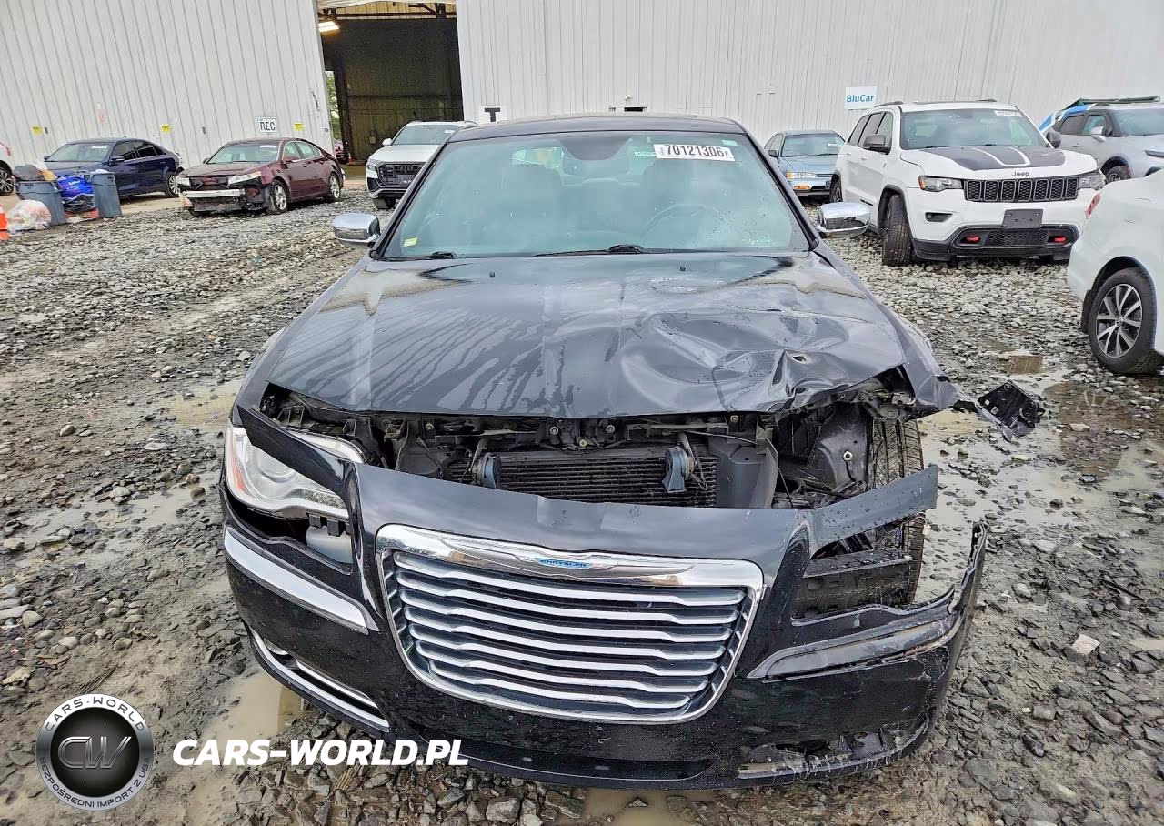 2014 Chrysler 300C VIN:2C3CCAKT2EH183880 - 5