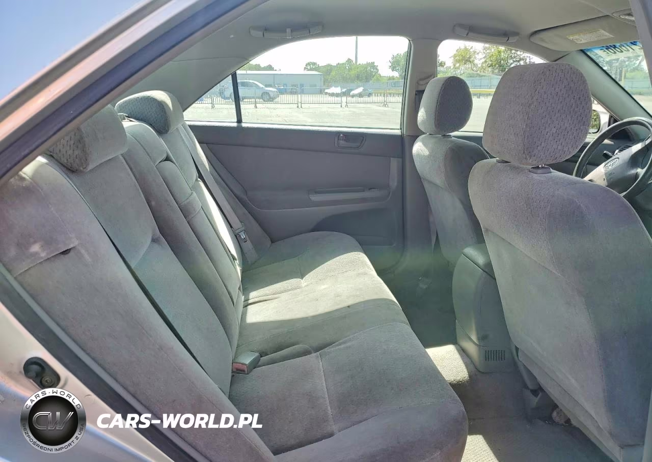 2003 Toyota Camry Le VIN:JTDBE32K130170897 - 10