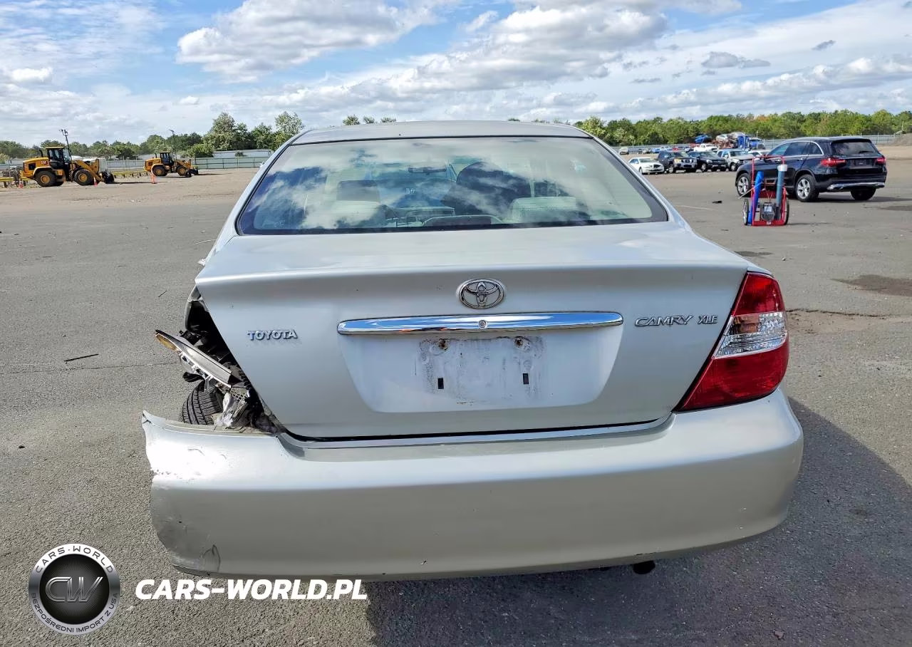 2003 Toyota Camry Le VIN:JTDBE32K130170897 - 6