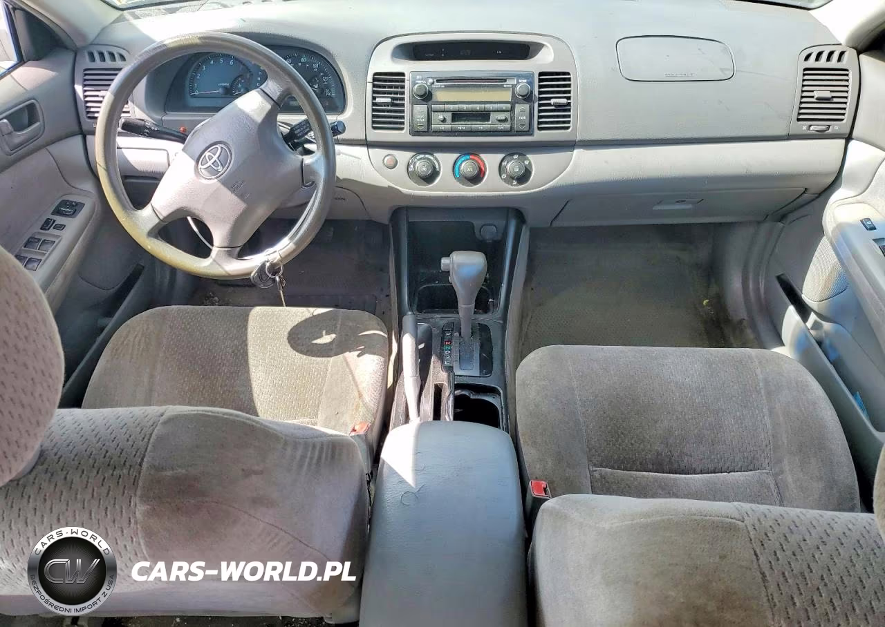 2003 Toyota Camry Le VIN:JTDBE32K130170897 - 8