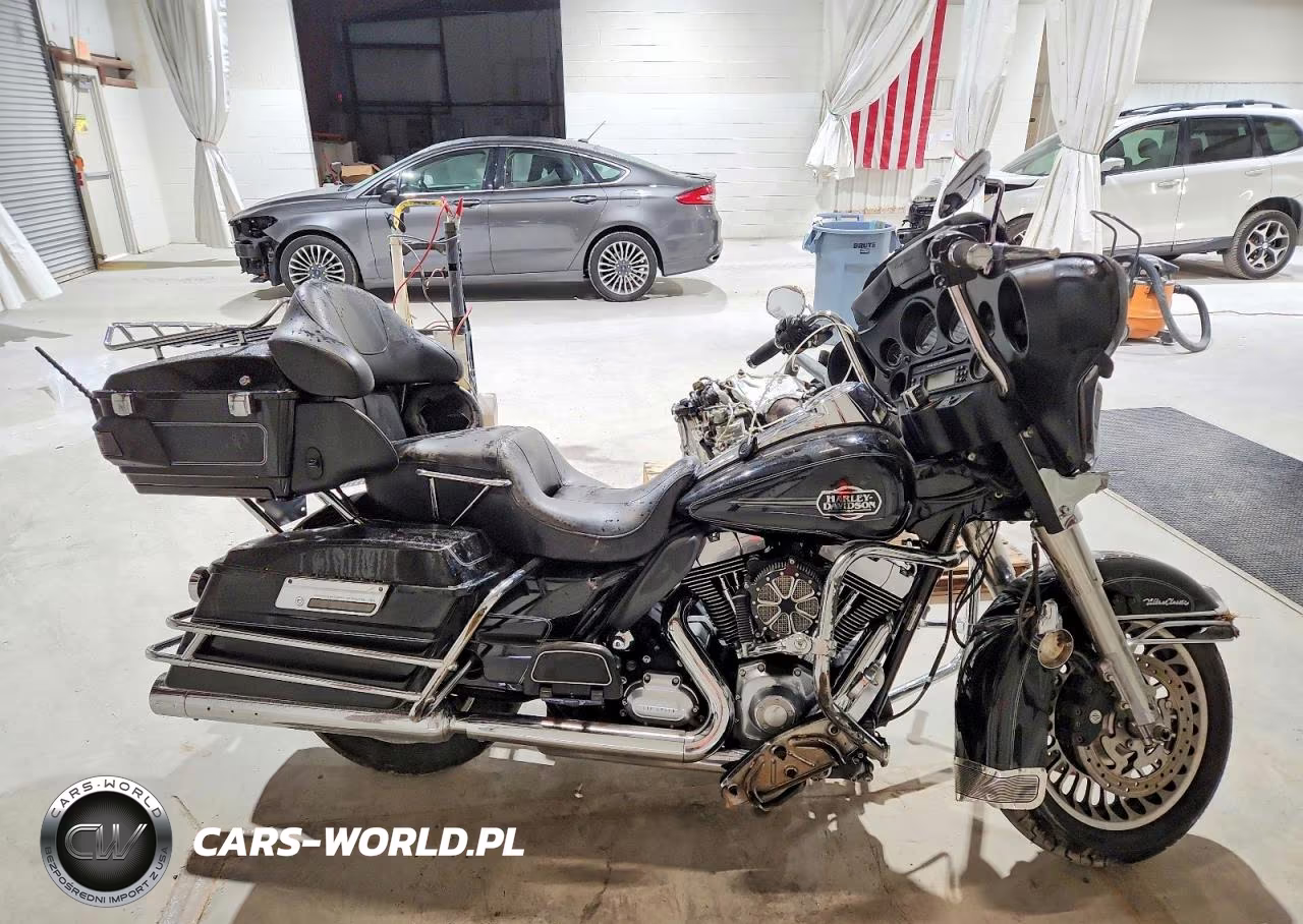 2010 Harley-Davidson Flhtcu VIN:1HD1FC411AB648636 - 1