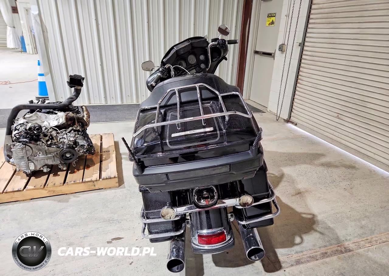 2010 Harley-Davidson Flhtcu VIN:1HD1FC411AB648636 - 4