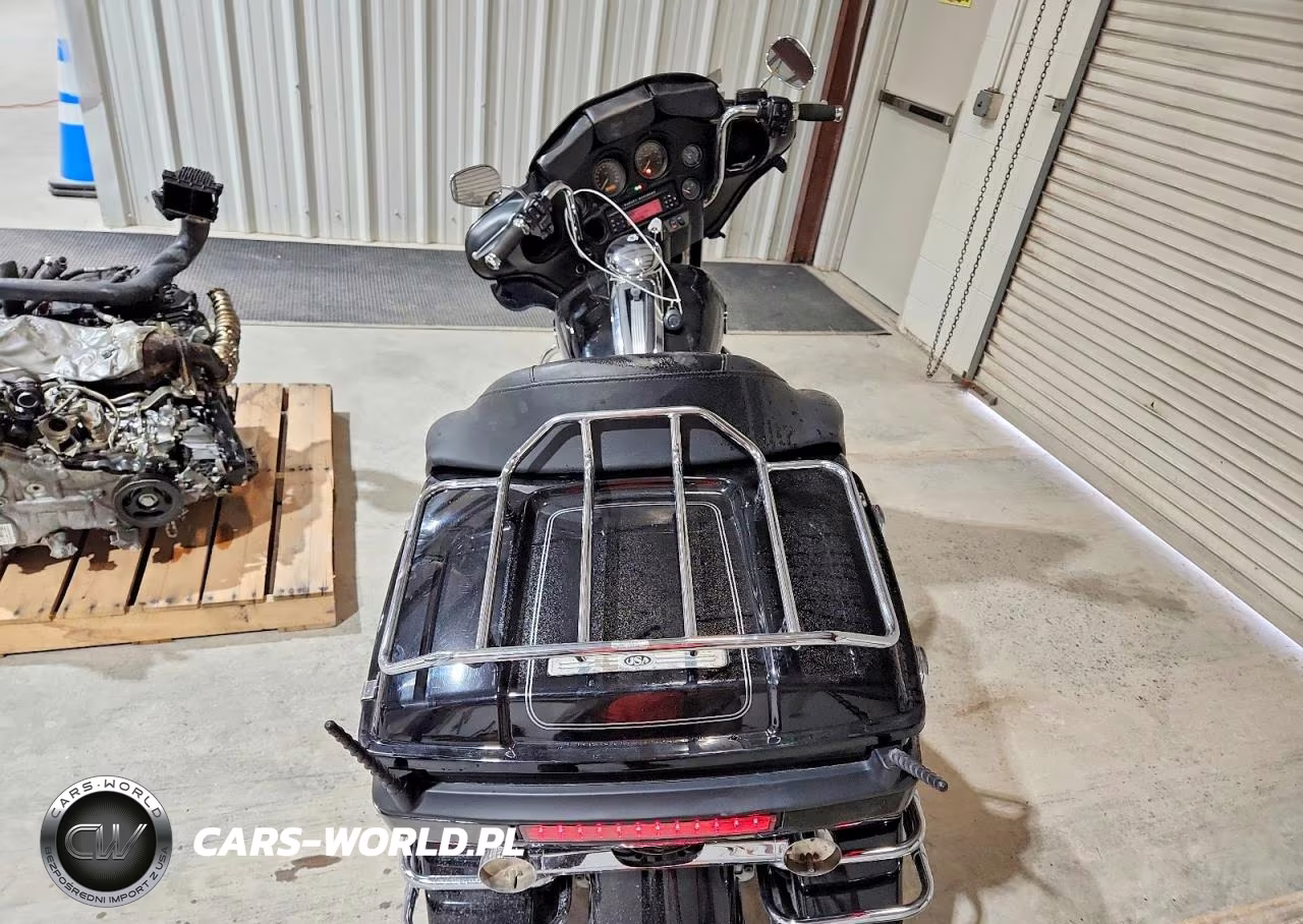 2010 Harley-Davidson Flhtcu VIN:1HD1FC411AB648636 - 6