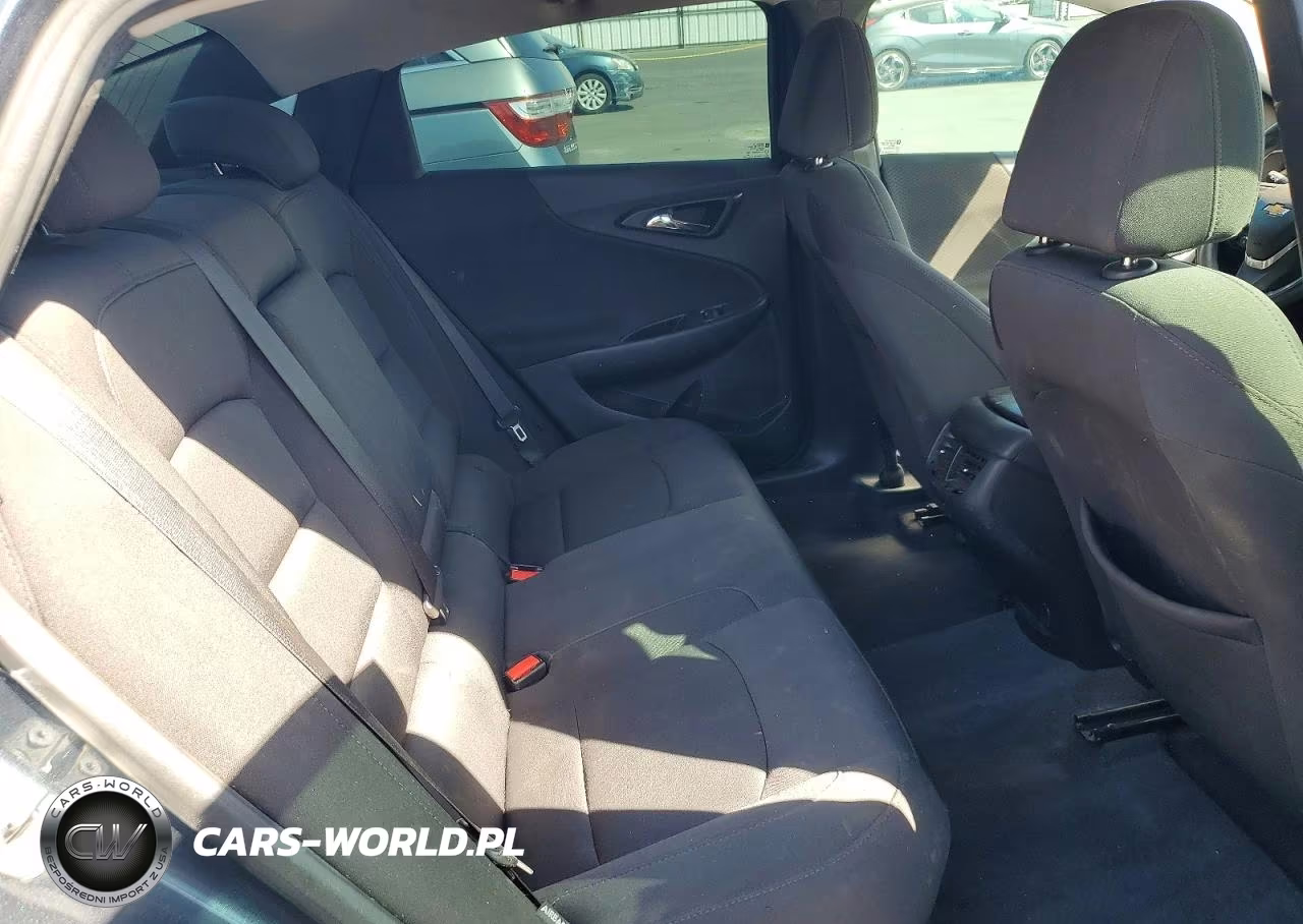 2019 Chevrolet Malibu Lt VIN:1G1ZD5ST8KF171765 - 10