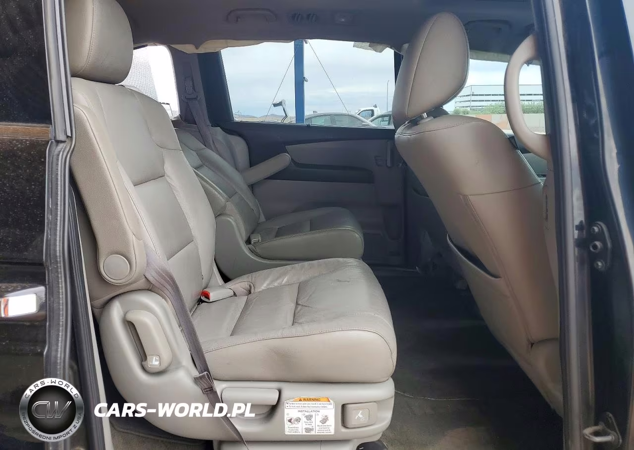 2011 Honda Odyssey Touring VIN:5FNRL5H92BB065273 - 11