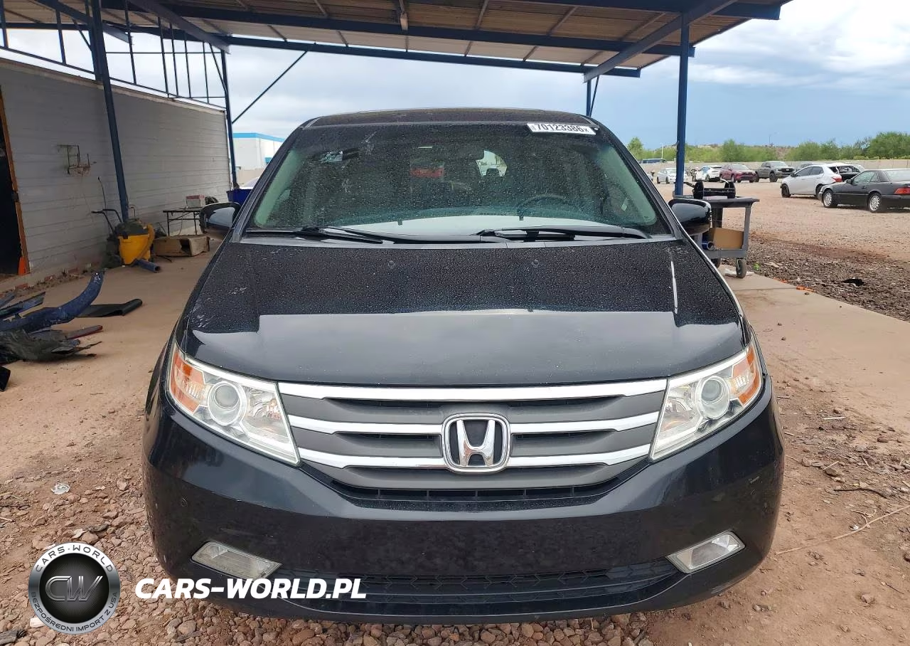 2011 Honda Odyssey Touring VIN:5FNRL5H92BB065273 - 5