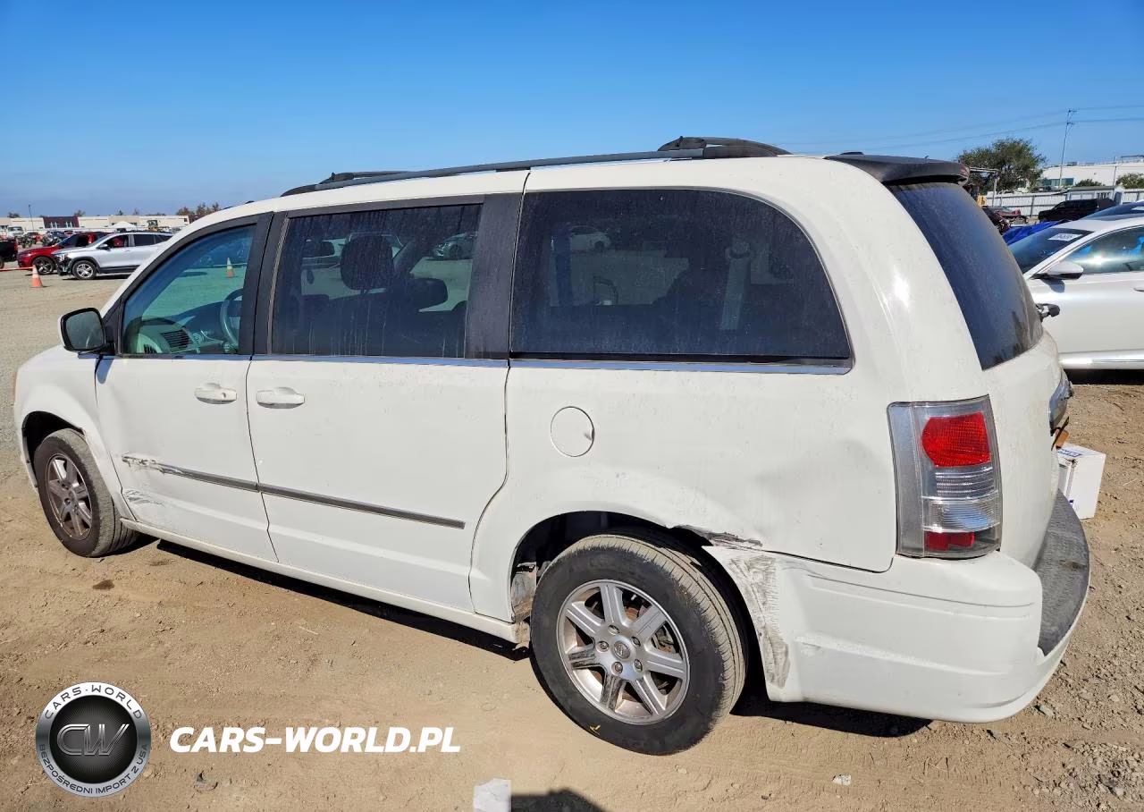 2010 Chrysler Town & Country Touring VIN:2A4RR5D11AR305036 - 2