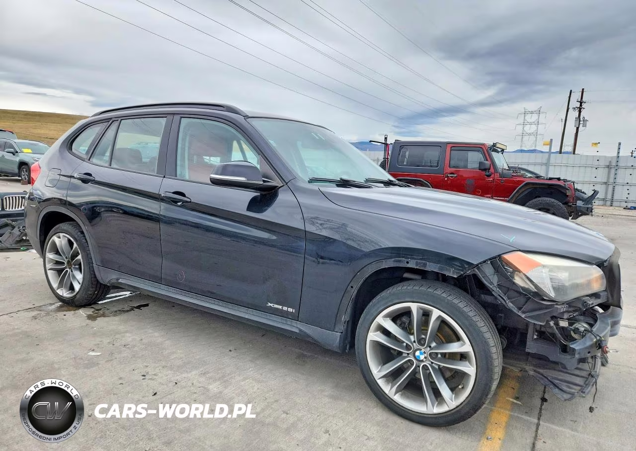 2015 BMW X1 xDrive28I VIN:WBAVL1C54FVY26238 - 4