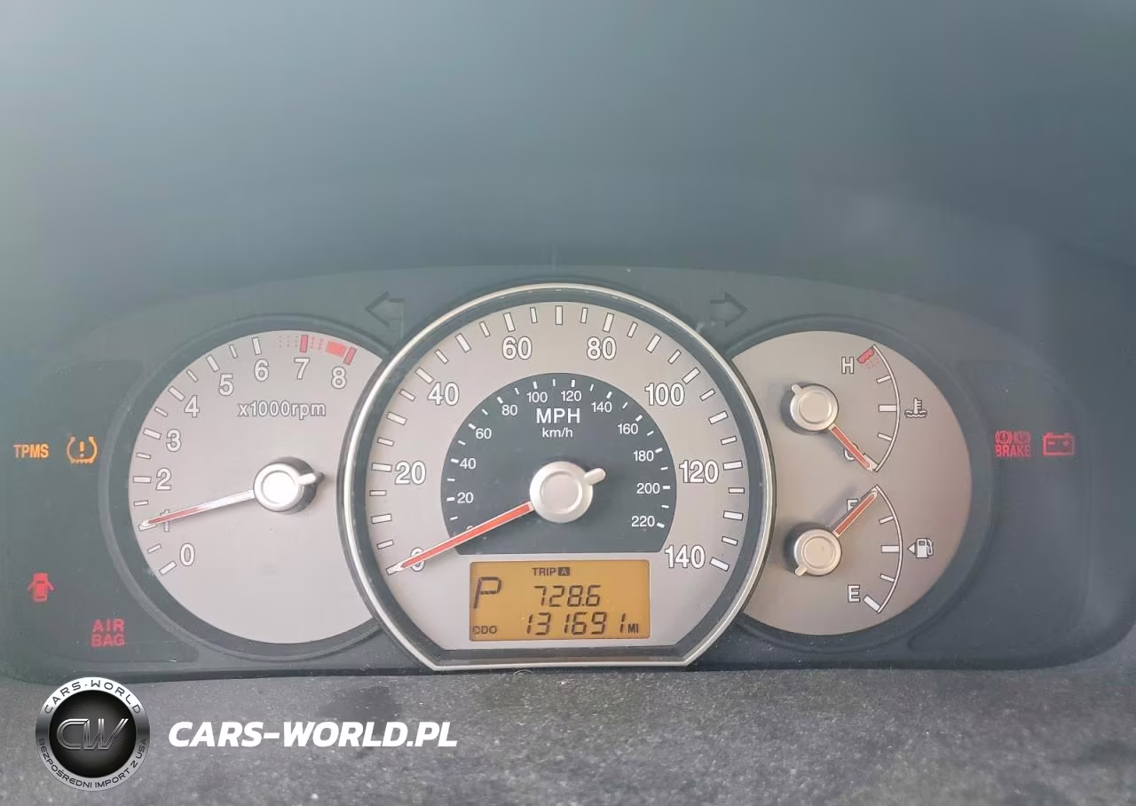 2007 Kia Rondo Lx VIN:KNAFG526X77112436 - 9