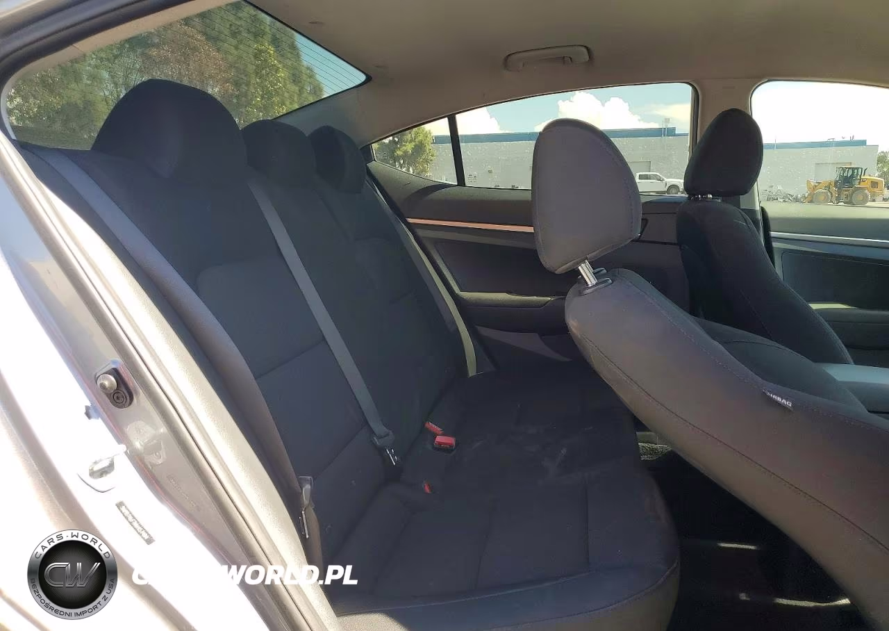 2019 Hyundai Elantra Se VIN:5NPD74LF7KH457494 - 10