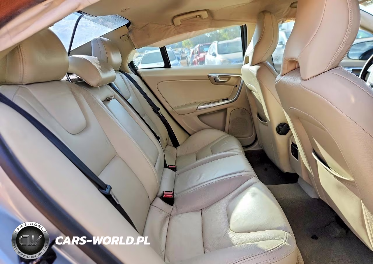 2013 Volvo S60 T5 VIN:YV1612FS3D2207417 - 10