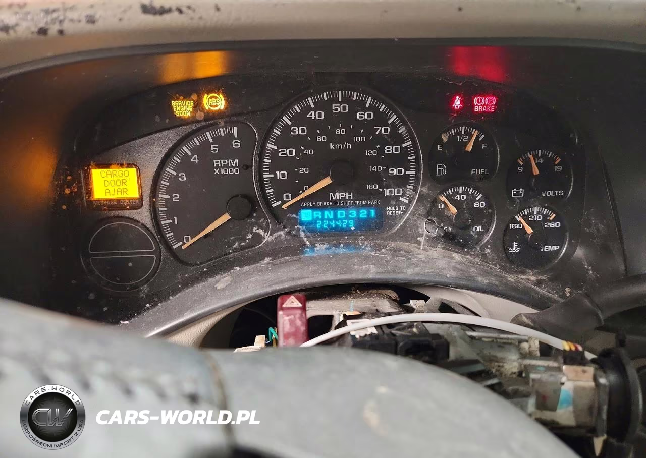 2002 Chevrolet Suburban C1500 VIN:3GNEC16T12G307915 - 9