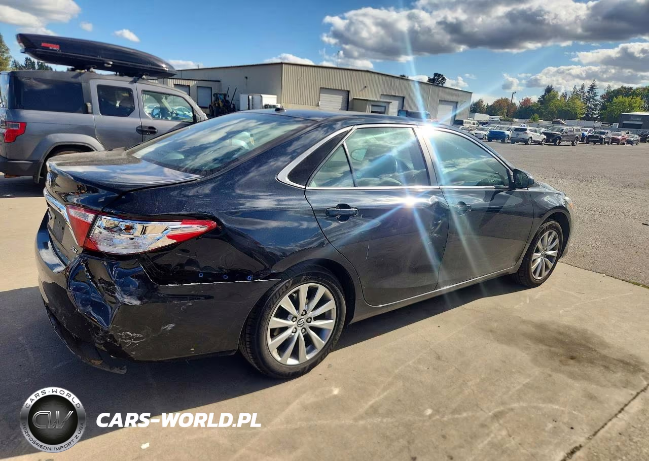 2015 Toyota Camry Xle VIN:4T1BF1FK2FU072157 - 3