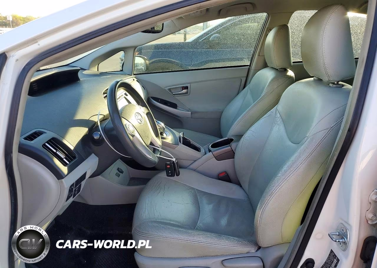 2014 Toyota Prius Two VIN:JTDKN3DU3E1736425 - 7