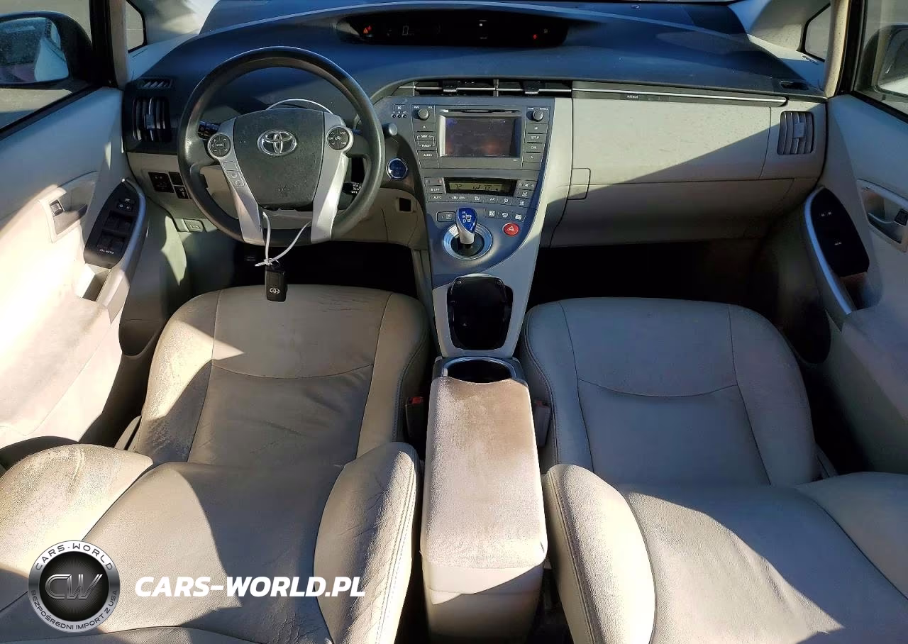 2014 Toyota Prius Two VIN:JTDKN3DU3E1736425 - 8