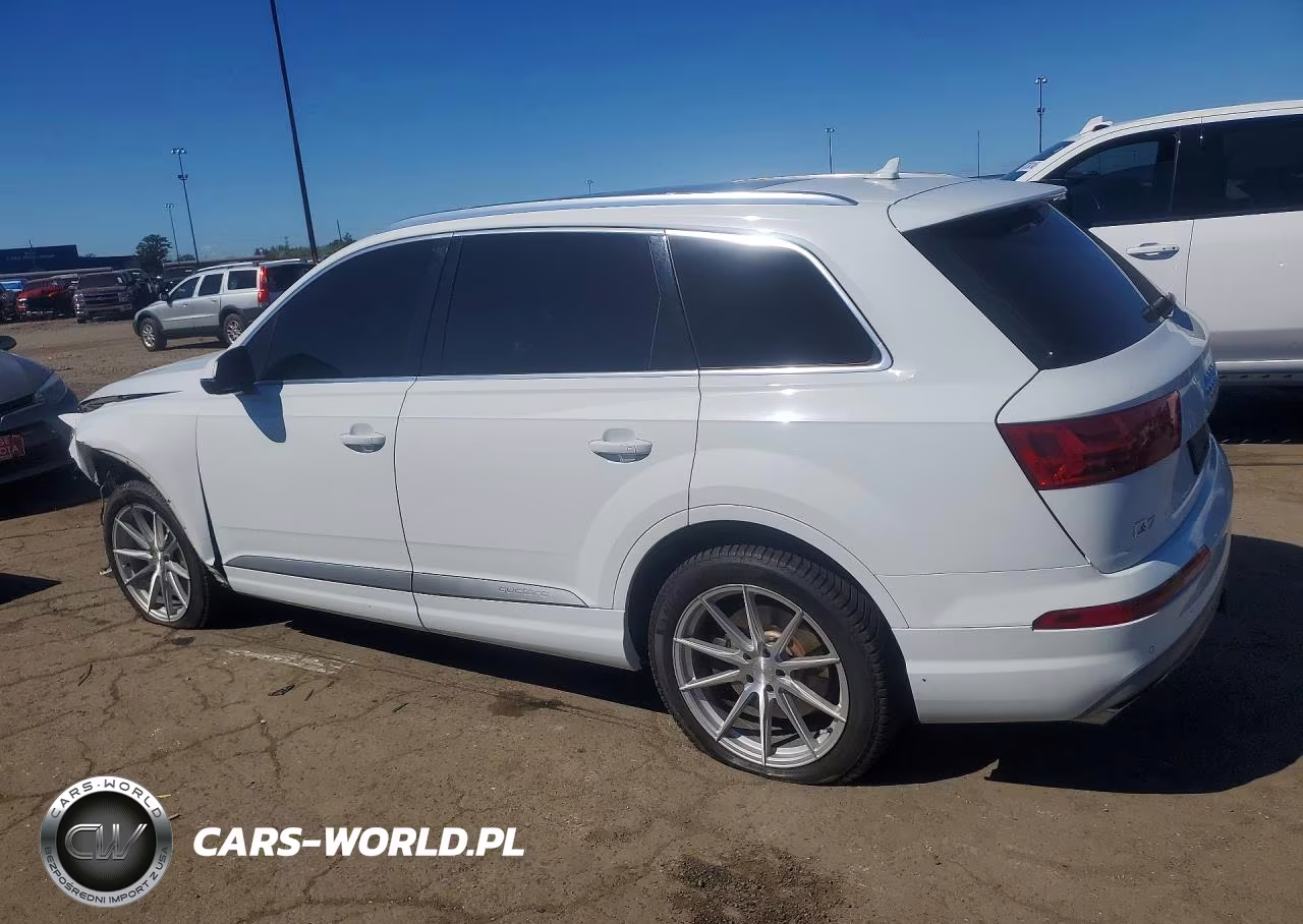 2017 Audi Q7 Premium Plus VIN:WA1LAAF72HD008426 - 2