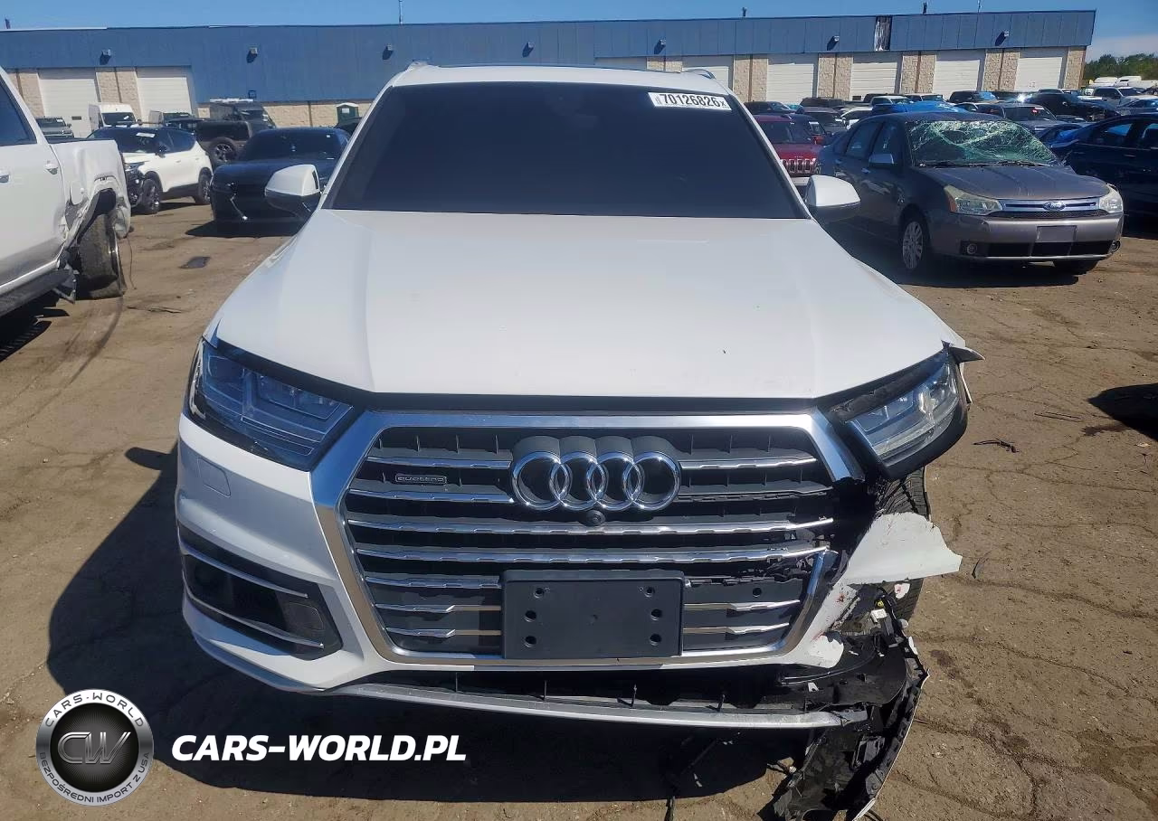 2017 Audi Q7 Premium Plus VIN:WA1LAAF72HD008426 - 5