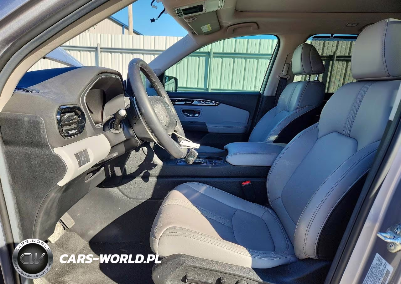 2025 Honda Pilot Touring VIN:5FNYG2H76SB038333 - 7
