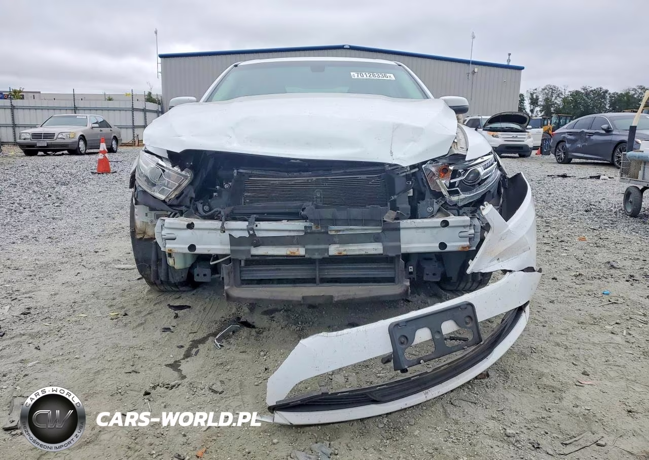 2015 Ford Taurus Sel VIN:1FAHP2E82FG112409 - 5