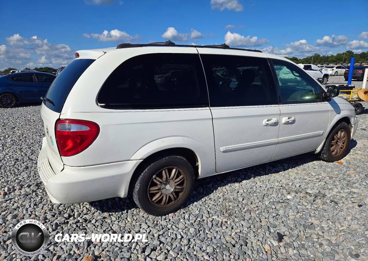 2005 Chrysler Town & Country Touring VIN:2C4GP54L85R281845 - 3