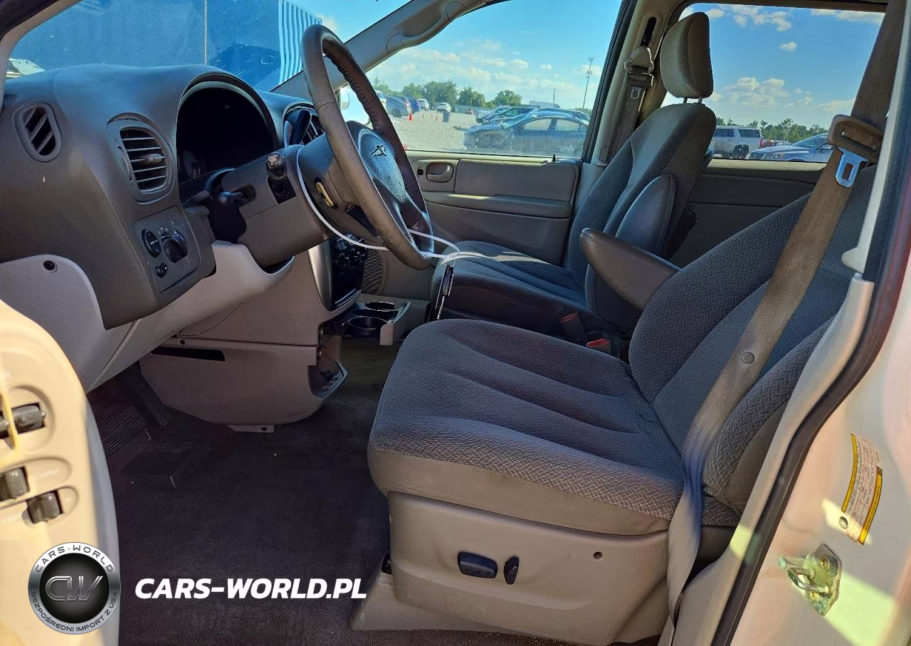 2005 Chrysler Town & Country Touring VIN:2C4GP54L85R281845 - 7