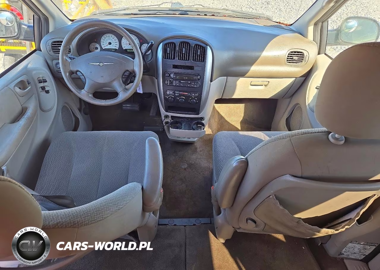 2005 Chrysler Town & Country Touring VIN:2C4GP54L85R281845 - 8