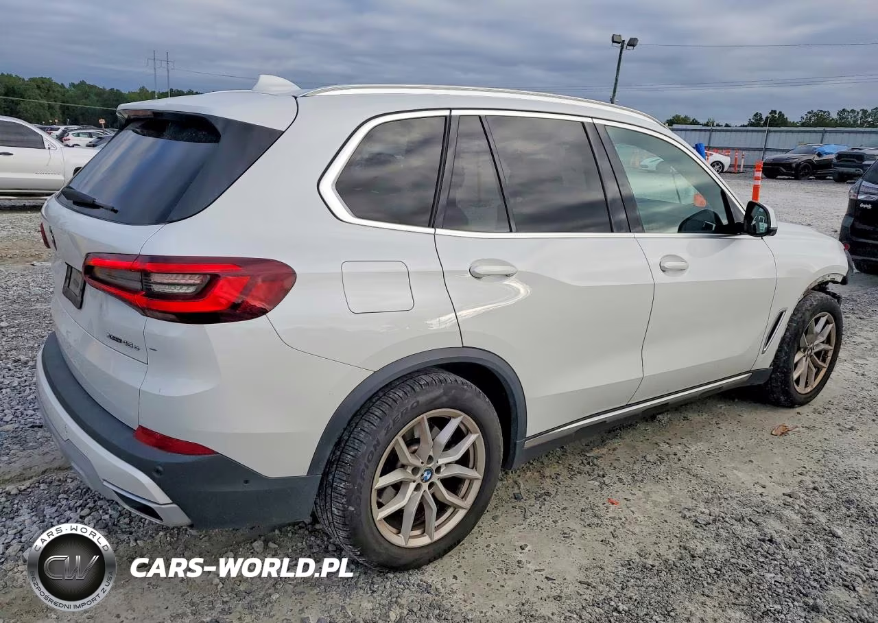 2021 BMW X5 xDrive45E VIN:5UXTA6C06M9E45161 - 3