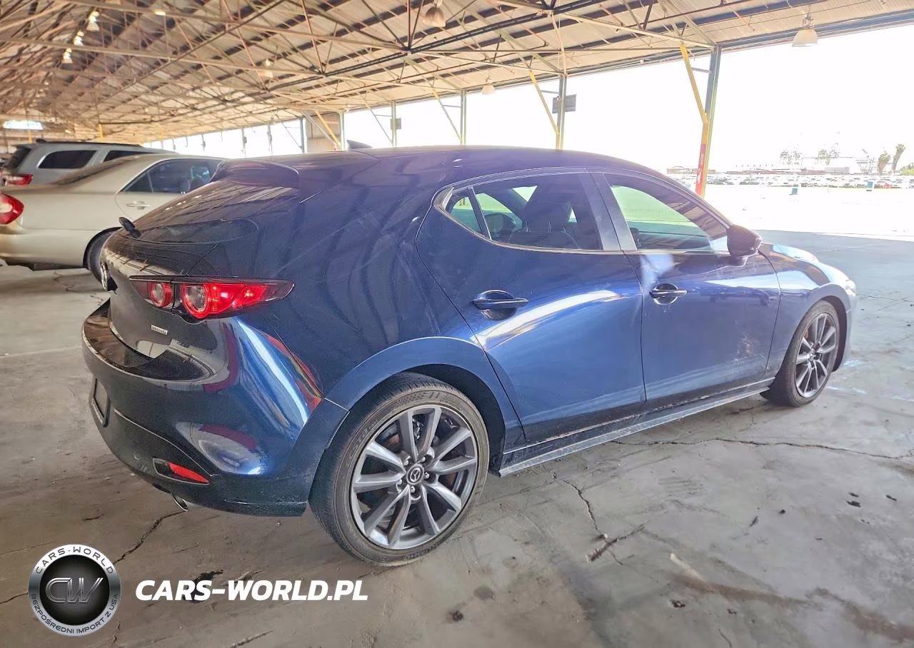 2020 Mazda 3 Preferred VIN:JM1BPAMM8L1158642 - 3