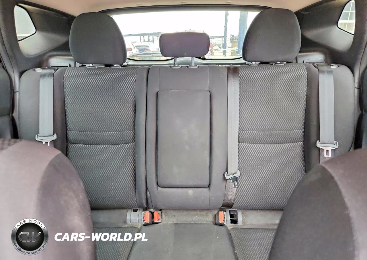 2018 Nissan Rogue Sport S VIN:JN1BJ1CP2JW194634 - 10
